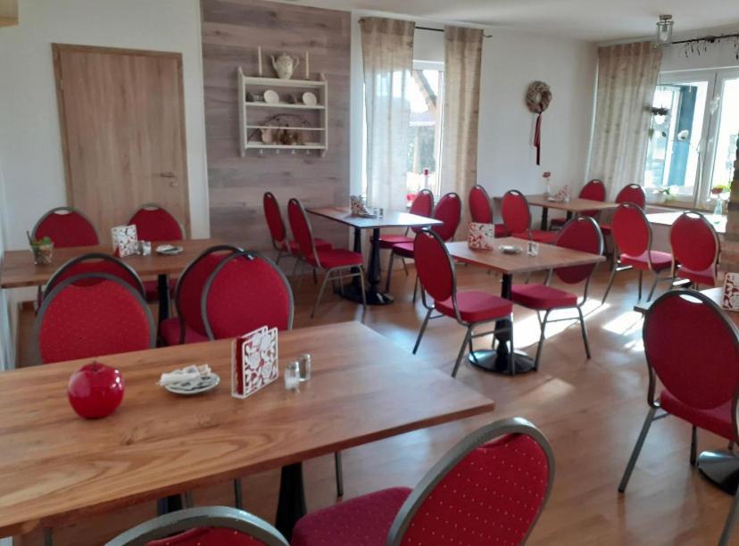 Landhaus Zum Mushof Hotel Wethen ภายนอก รูปภาพ