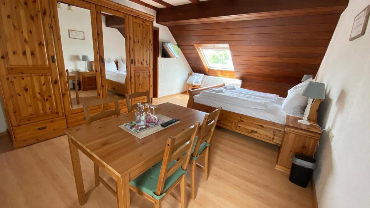 Landhaus Zum Mushof Hotel Wethen ภายนอก รูปภาพ